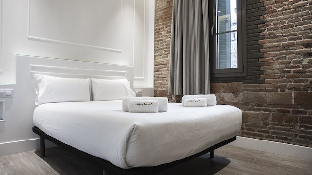 エンジョイ ミロ アパートメンツ