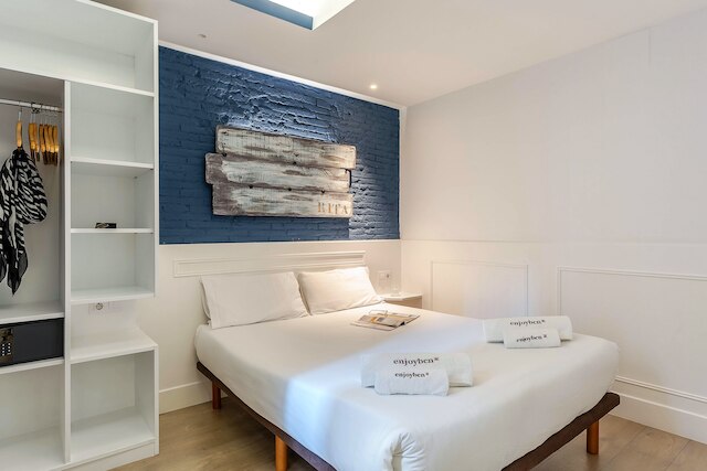 エンジョイ BCN コロン アパートメンツ