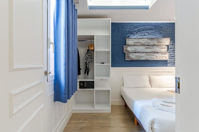 エンジョイ BCN コロン アパートメンツ