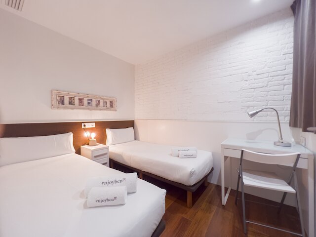 エンジョイ BCN ガウディ アパートメンツ