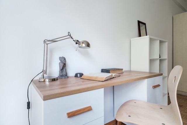 フレンズ アベニュー アパートメント