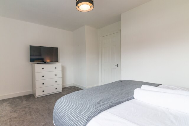 モッシュ ホームズ