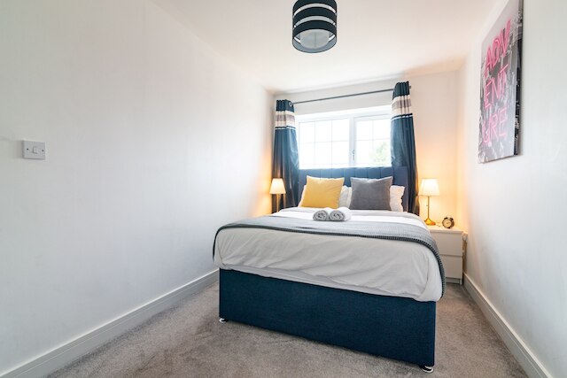 モッシュ ホームズ