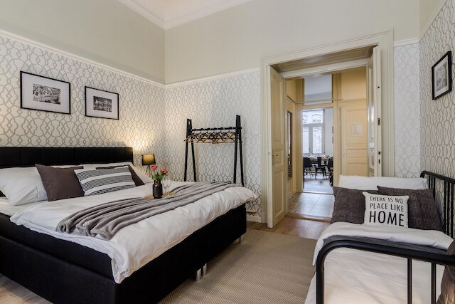 モダン アパートメント イン センター バイ ミハャル & フレンズ