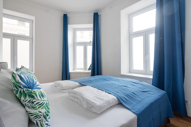 新しくスタイリッシュで快適、中心街まで 15 分