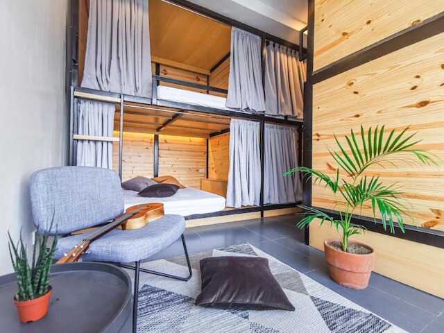 ムラルス スリープボックス カプセル ホステル - 大人限定