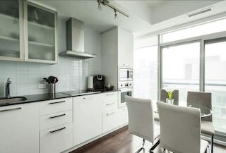 ラグジュアリー コンドミニアムズ アット ヨーク ストリート