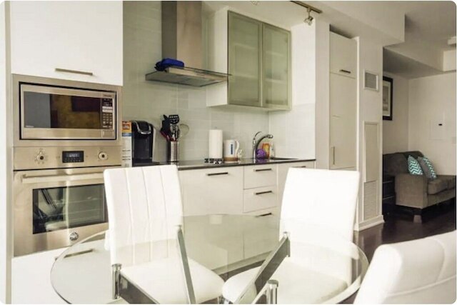 ラグジュアリー コンドミニアムズ アット ヨーク ストリート