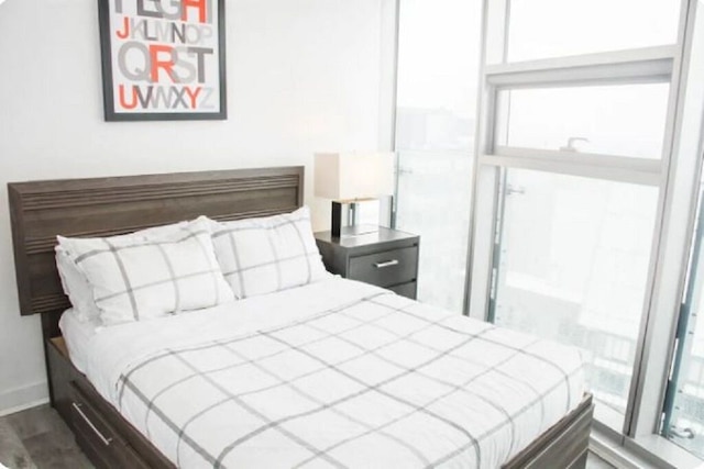 ラグジュアリー コンドミニアムズ アット ヨーク ストリート