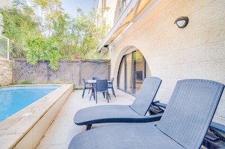 マミーラ プール - デイビッズ ビレッジ - エルサレム - レント