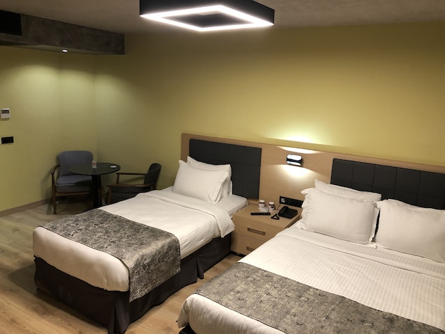 レッドストーン ホテル