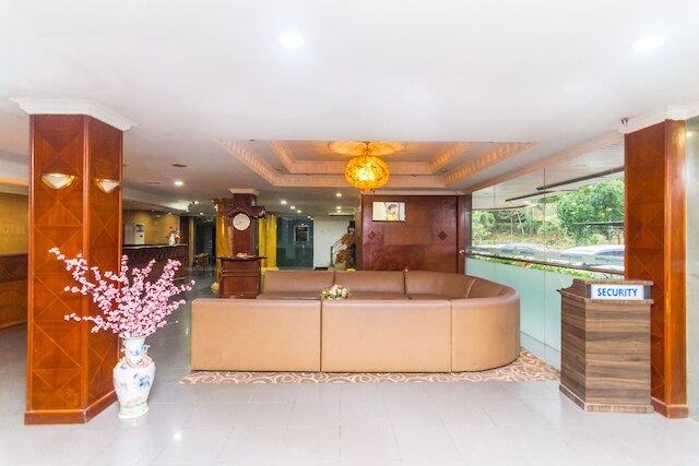 OYO 2065 ホーリー セントーサ ホテル