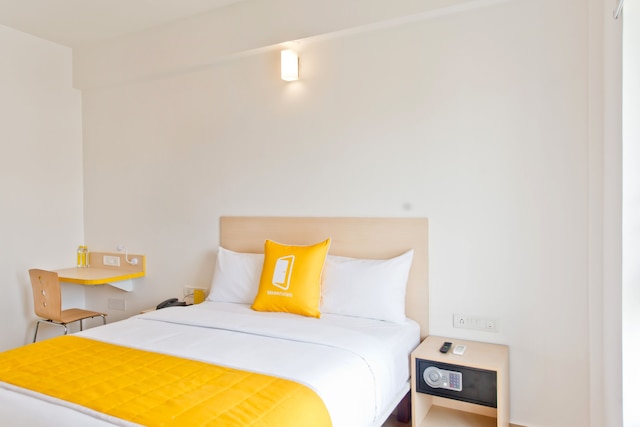 X バイ ブルーム - ヘッバル