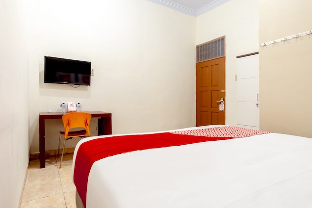 OYO  1668 イVェル ホームステイ シャリア