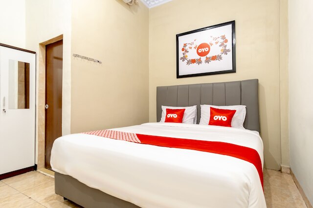 OYO  1668 イVェル ホームステイ シャリア