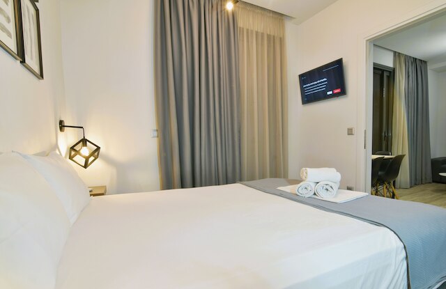 フィール アテネ スタジオズ アット モナスティラキ