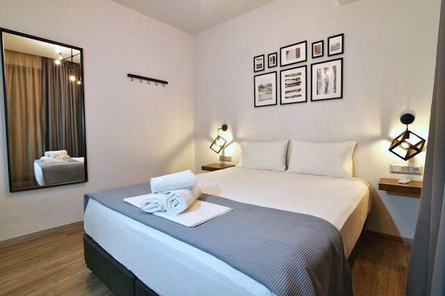 フィール アテネ スタジオズ アット モナスティラキ