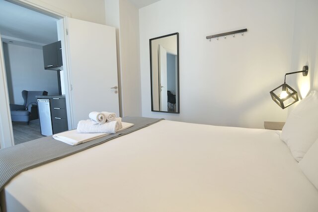 フィール アテネ スタジオズ アット モナスティラキ