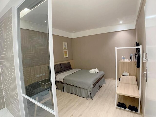 リーズ アパートメント B