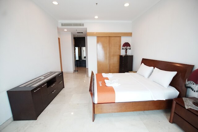 アパテル セナヤン レジデンス