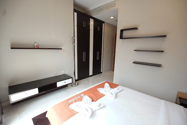 アパテル セナヤン レジデンス