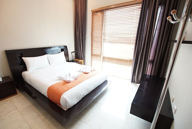 アパテル セナヤン レジデンス