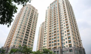 アパテル セナヤン レジデンス