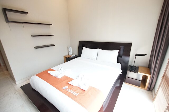 アパテル セナヤン レジデンス