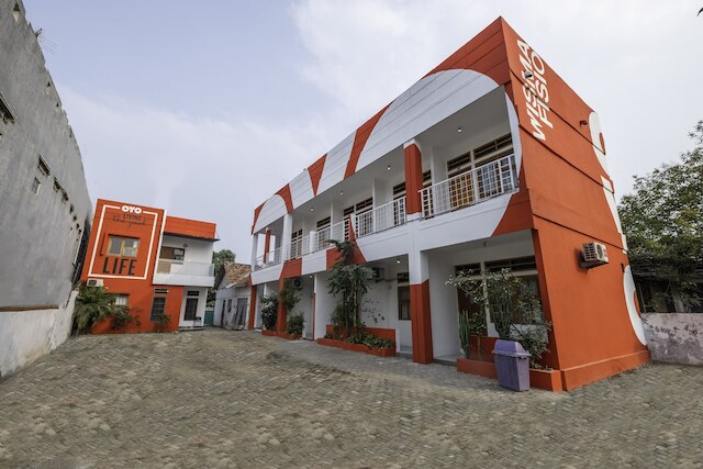 OYO 1717 ウィズマ フィシオ シャリア