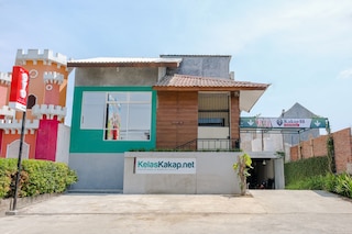 OYO 1622 カカップ 88 ファミリー ホームステイ