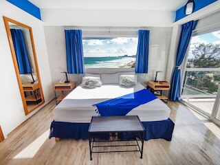 パラダイス ビーチフロント & ナイトライフ ハート