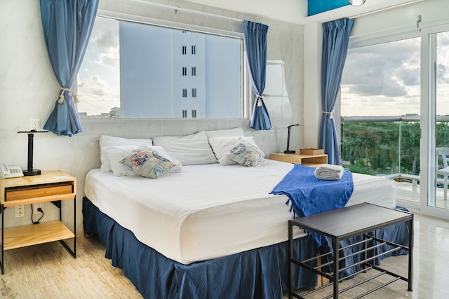 パラダイス ビーチフロント & ナイトライフ ハート