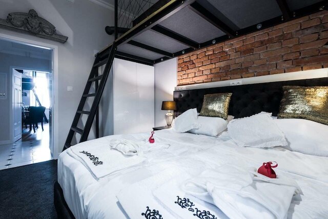 ホーム ファー フローム ホーム