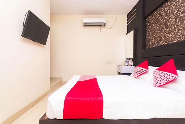 OYO 1581 ホテル グランド パレス