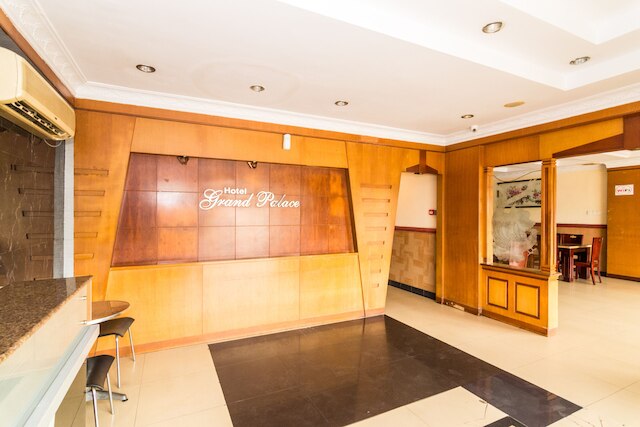 OYO 1581 ホテル グランド パレス