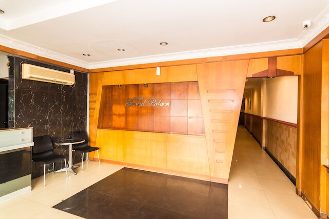 OYO 1581 ホテル グランド パレス