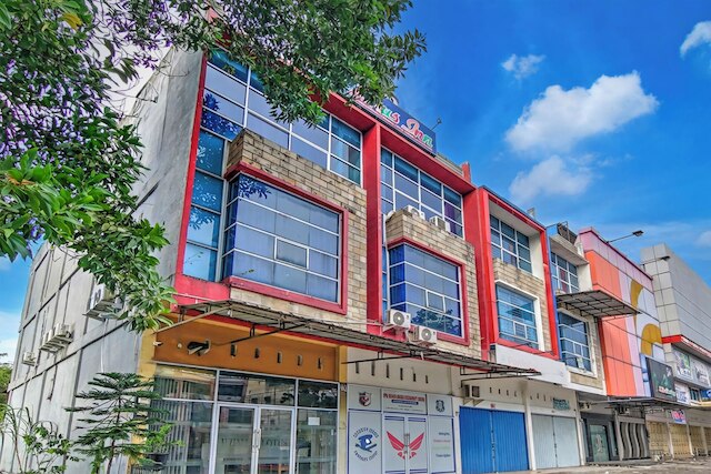 ホテル O ペカンバル ニア モール チプトラ セラヤ フォーマリー ロータス イン