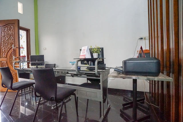 OYO 2036 アフィファ ホームステイ シャリア