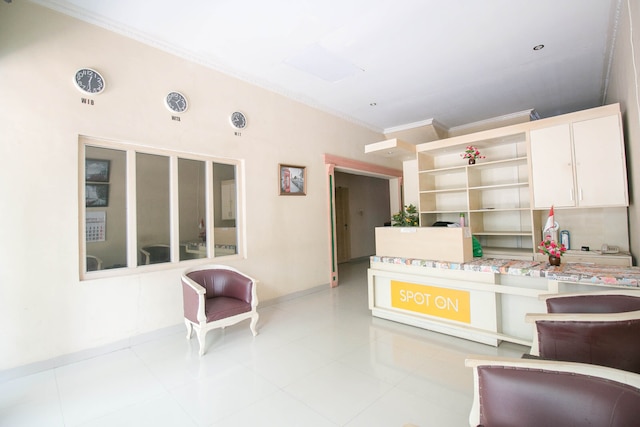 ホテル O グランド アジザ