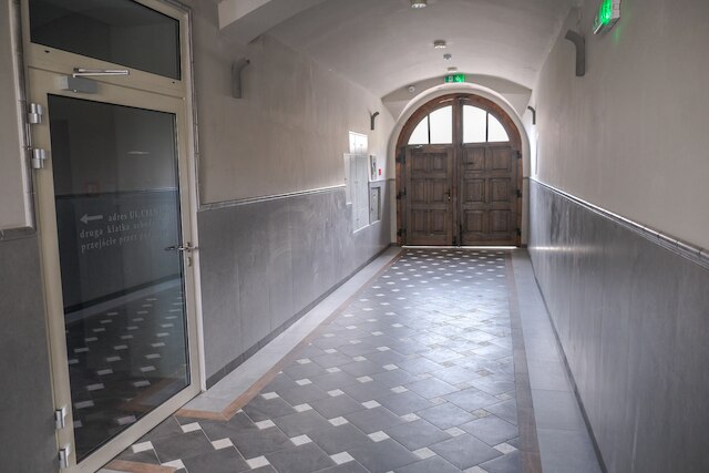 オールド タウン ビスワ プレミアム アパートメンツ