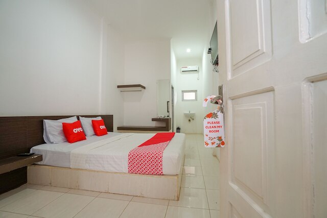 スーパー OYO 1868 ペンギナパン セキップ