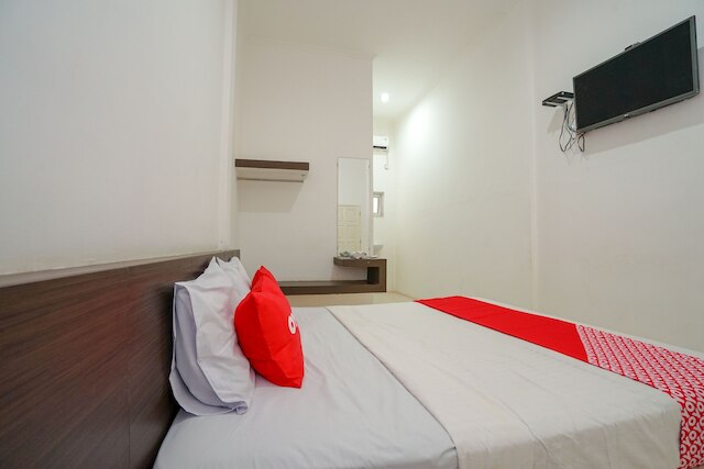 スーパー OYO 1868 ペンギナパン セキップ