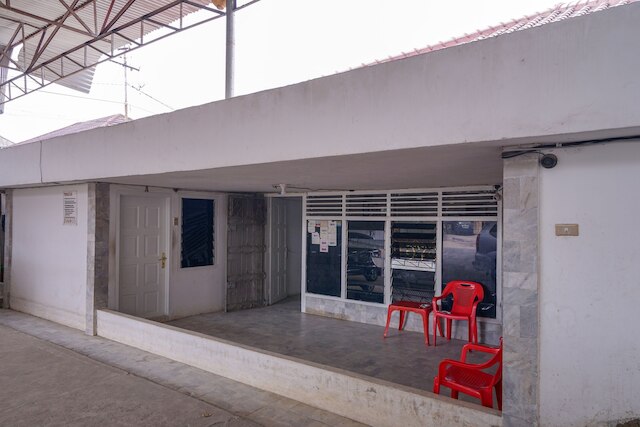 スーパー OYO 1868 ペンギナパン セキップ