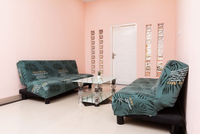 ホテル O ヨグヤカルタ ニア ウニベルシタス ガジャ マダ フォーマリー セリナス ゲストハウス