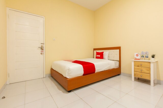 ホテル O ヨグヤカルタ ニア ウニベルシタス ガジャ マダ フォーマリー セリナス ゲストハウス