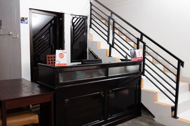 ホテル O ヨグヤカルタ ニア ウニベルシタス ガジャ マダ フォーマリー セリナス ゲストハウス