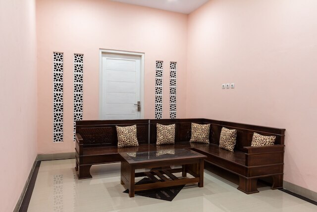 ホテル O ヨグヤカルタ ニア ウニベルシタス ガジャ マダ フォーマリー セリナス ゲストハウス