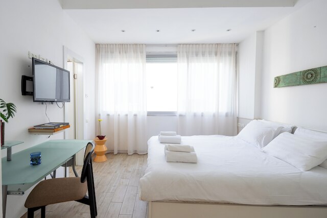 テルアビブの中心部に位置、モダン、バルコニーあり - ベッドルーム 3 室 & バスルーム 3 室