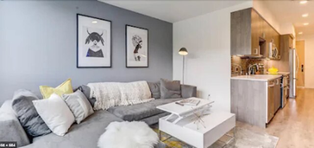 ワン レイクフロント