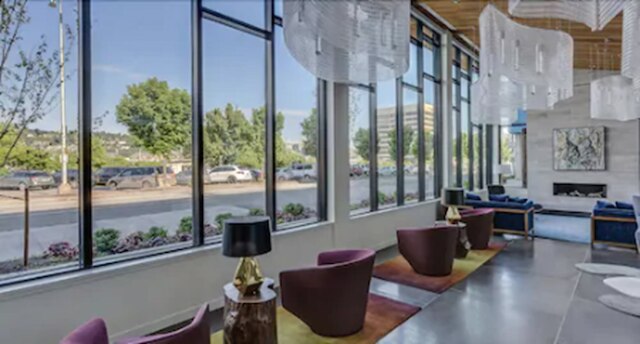 ワン レイクフロント